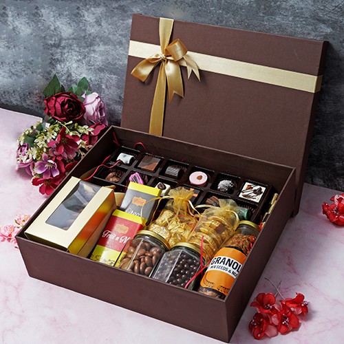 Amazing Mothers Day Choco N Cookie Treats Gift Box